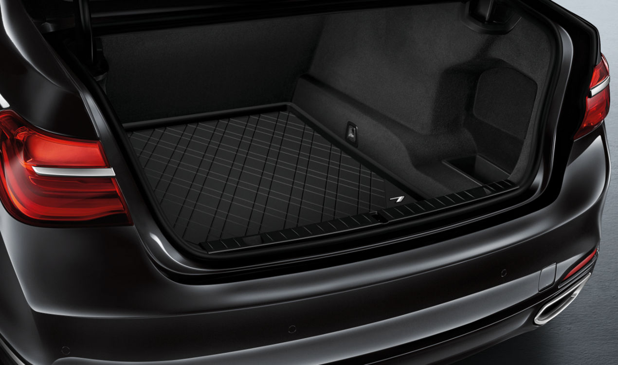 51472365435 BMW Carpet luggage