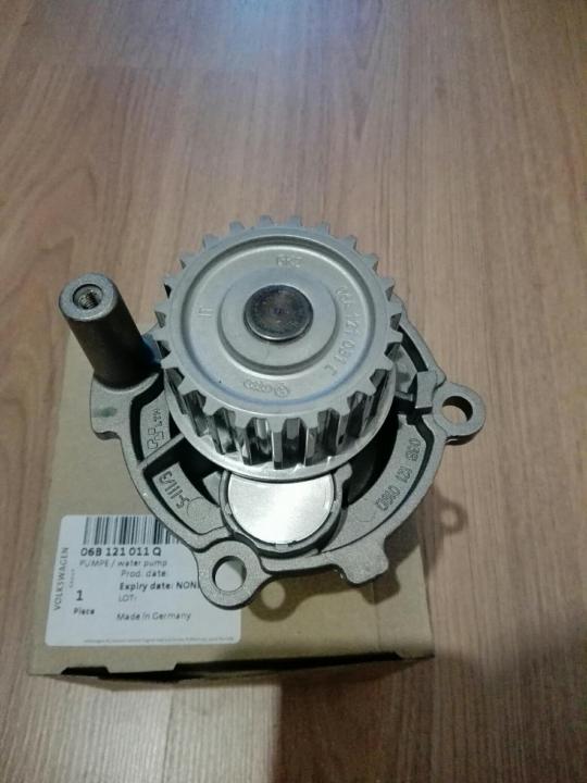 Water pump VAG 06B 121 011 Q