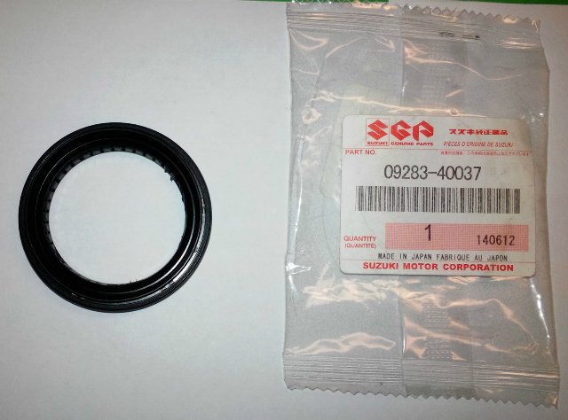 0928340037 Suzuki Transfer Case Output Shaft Seal