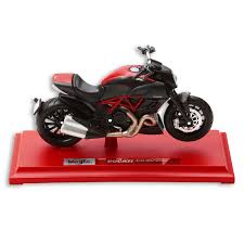 Ducati 987.6.753.05 Toy Car Model Ducati Diavel Carbon (1:18) 987675305