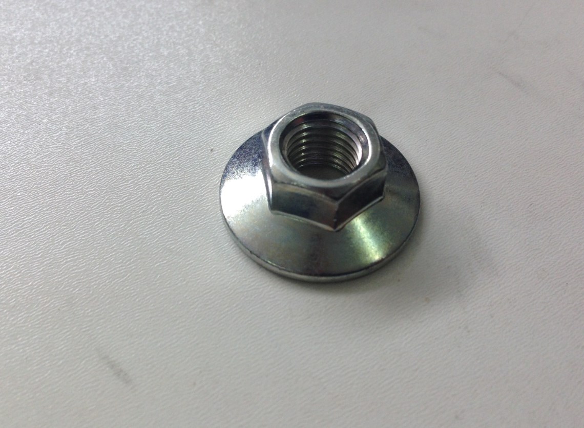 0122500521 Nissan Nut