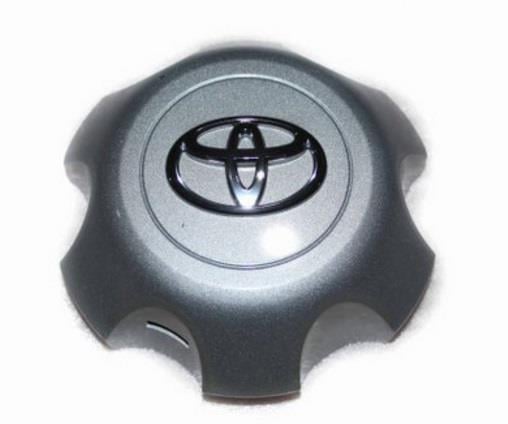 4260B60140 Toyota Alloy wheel center cap