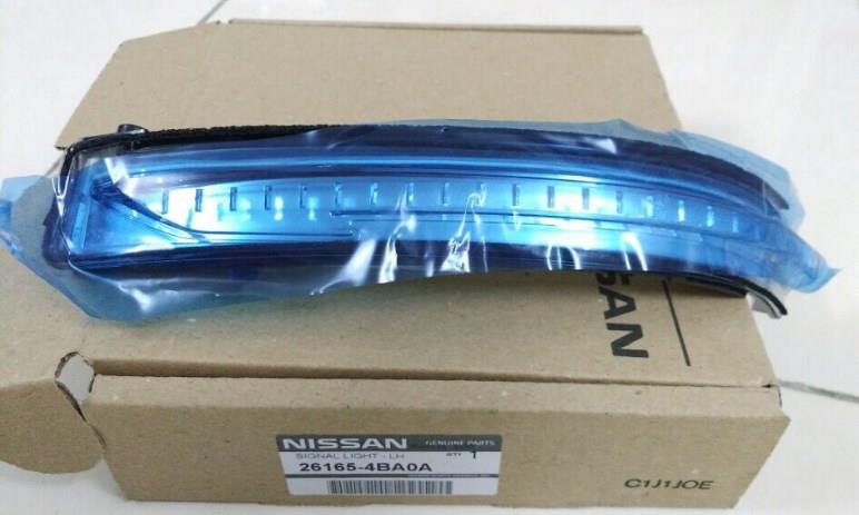 261654BA0A Nissan Turn signal repeater in the mirror