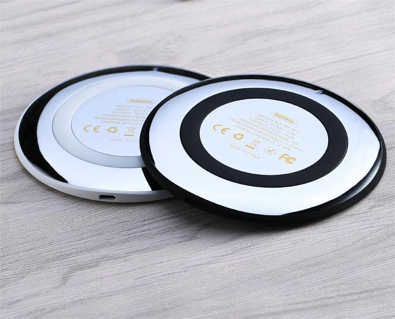 Remax RP-W3-BLACK Flying Saucer Wireless Charger 5W, black RPW3BLACK