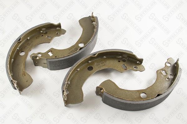 Brake shoe kit Nissan Primera: 000509SX Stellox Brake shoe set