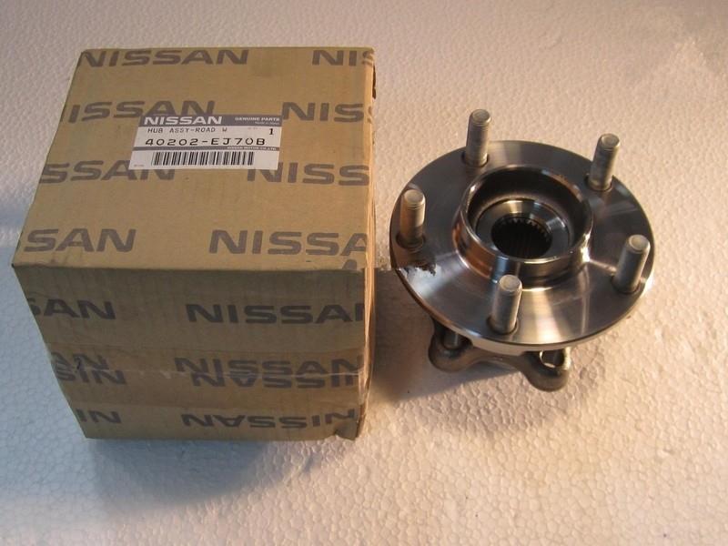 Nissan 40202-EJ70B Wheel hub with front bearing 40202EJ70B