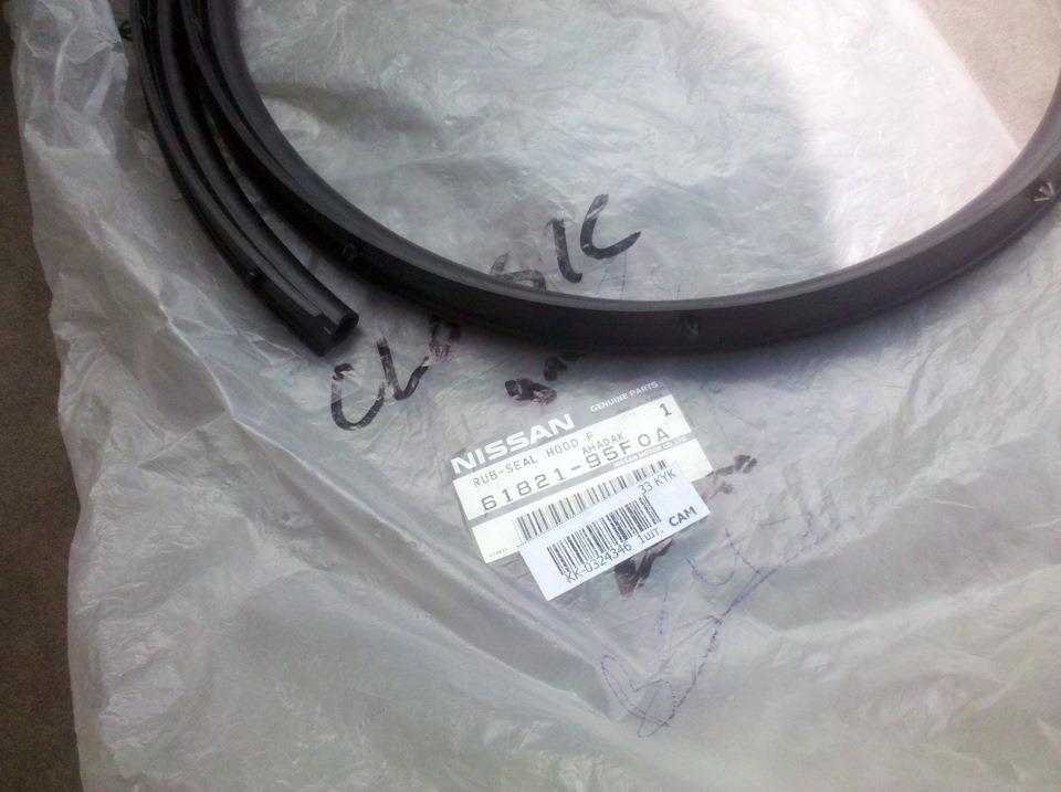 6182195F0A Nissan Hood seal