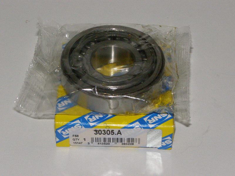 Bearings gearbox Iveco: 30305A SNR Bearing