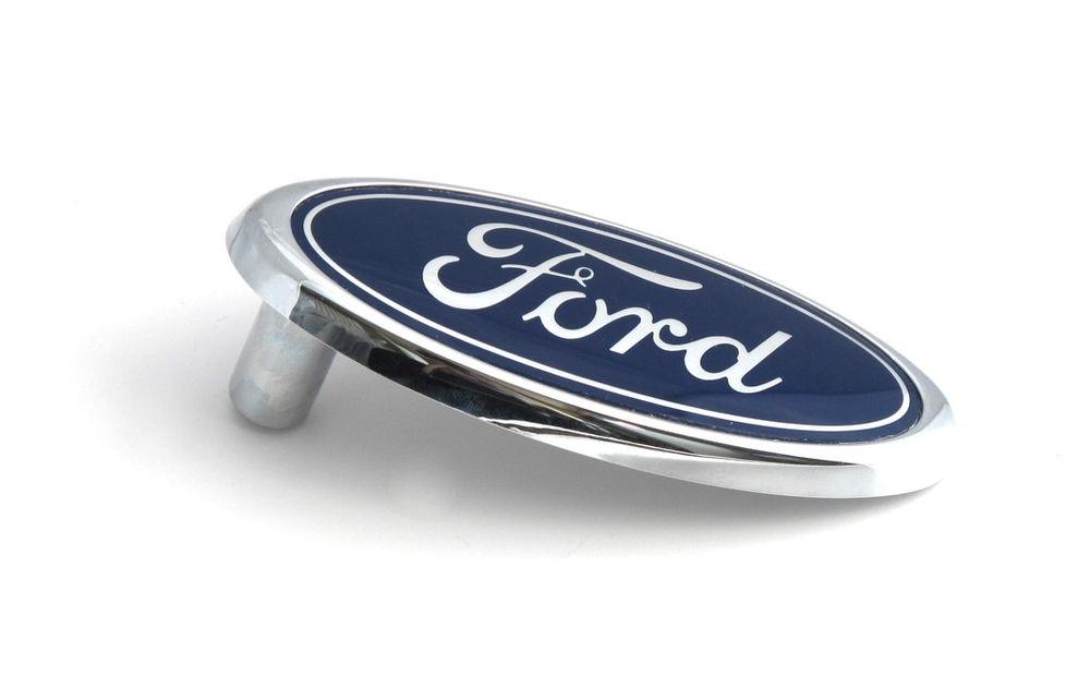 1132682 Ford Emblem