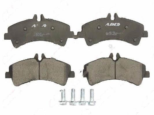 Rear brake pad set ABE C2M030ABE