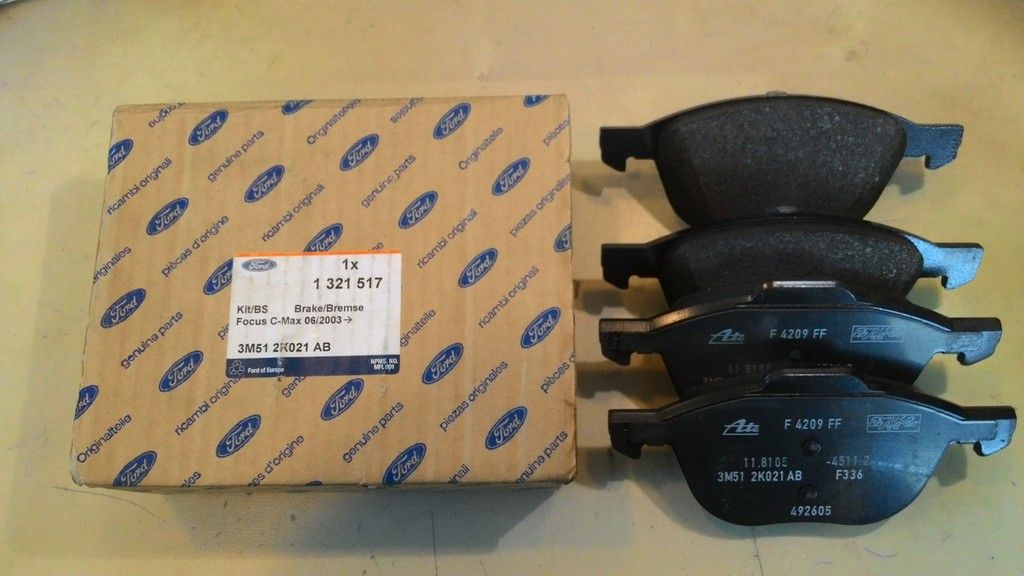 Ford 1 321 517 Disc brake pad set 1321517