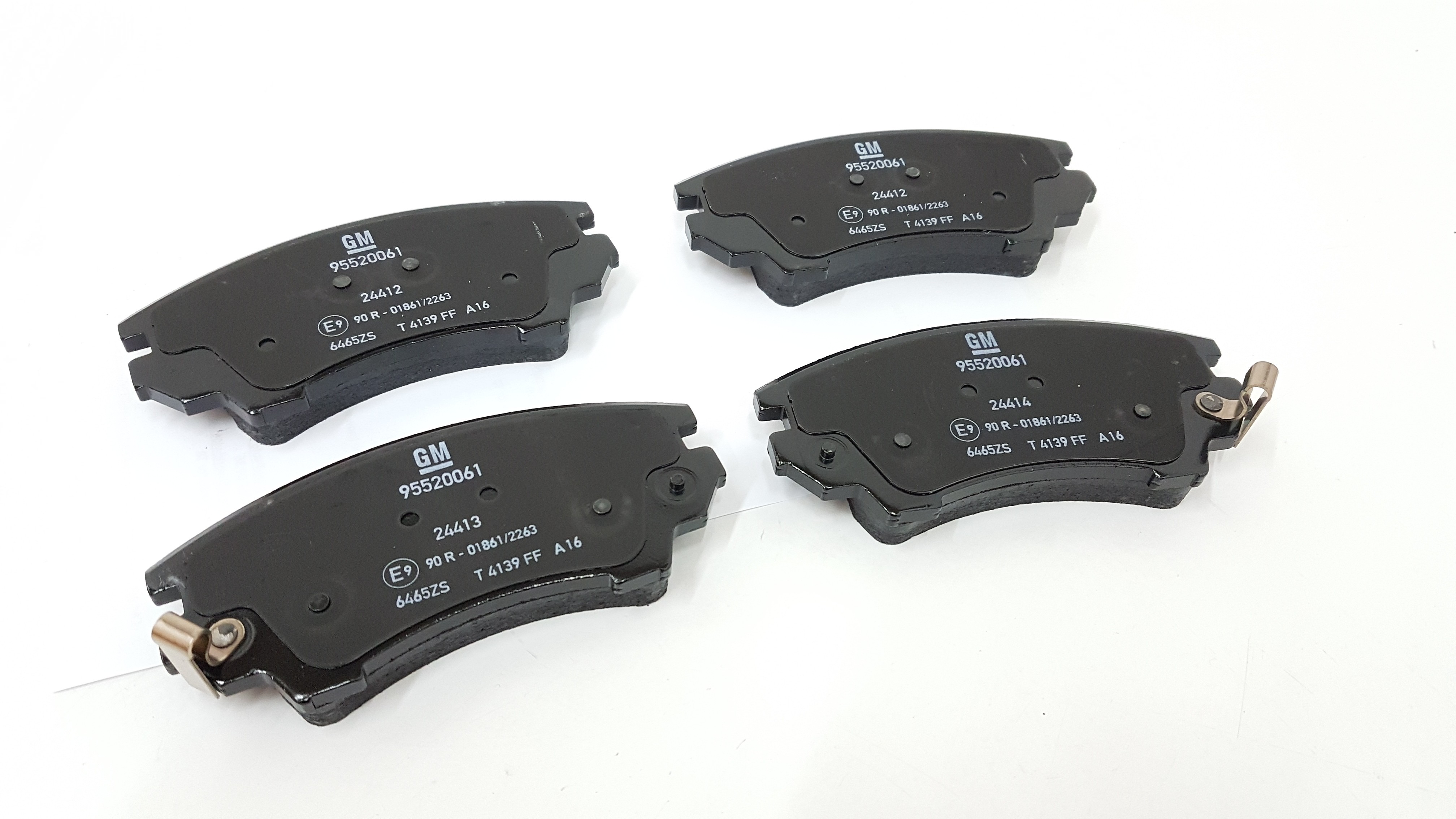 General Motors 95520061 Disc brake pad set 95520061