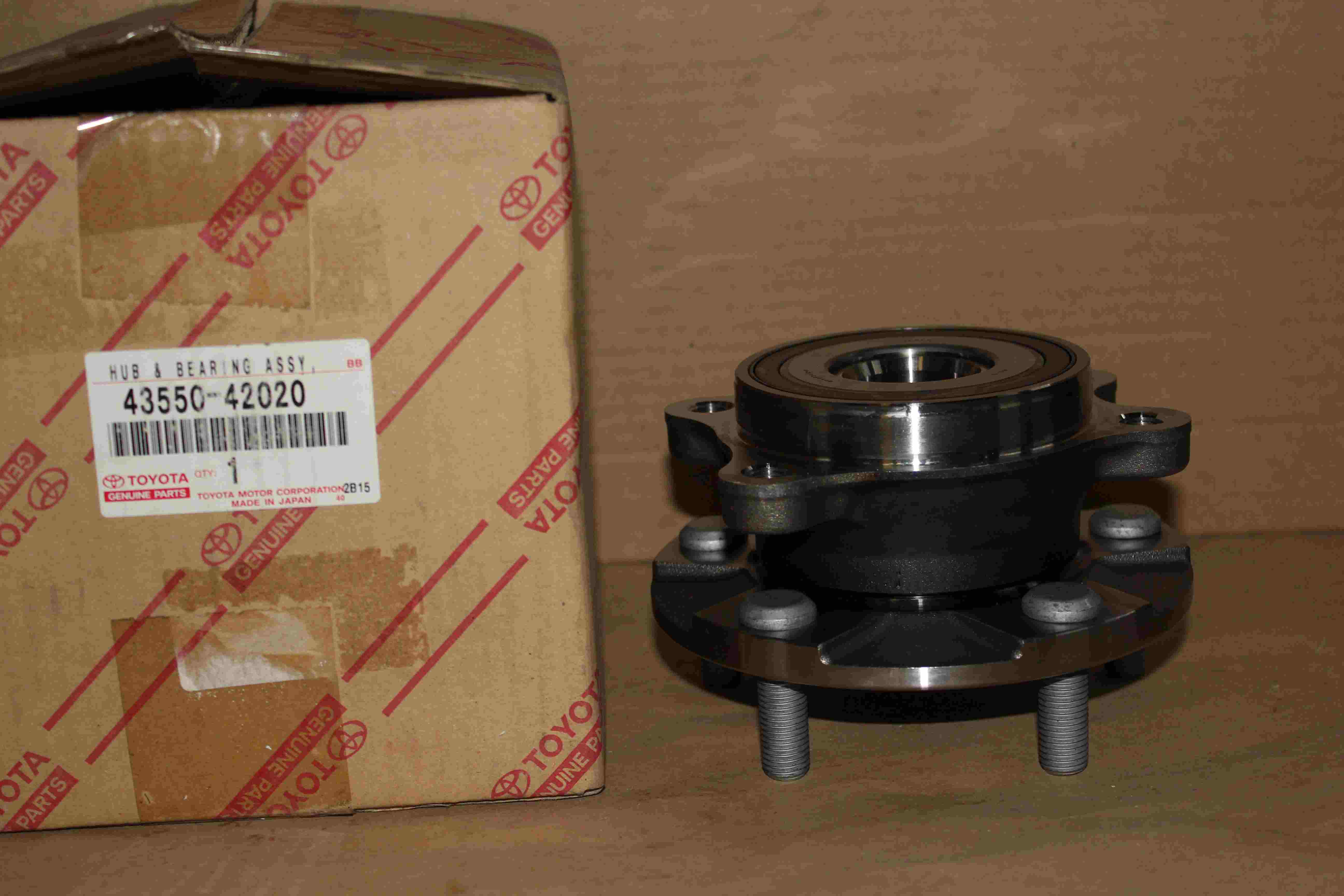 Toyota 43550-42020 Wheel hub with front bearing 4355042020