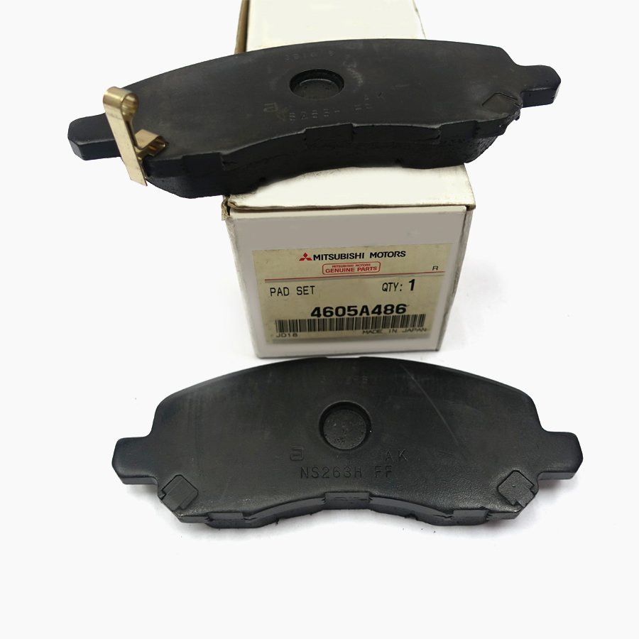 Mitsubishi 4605A486 Disc brake pad set 4605A486