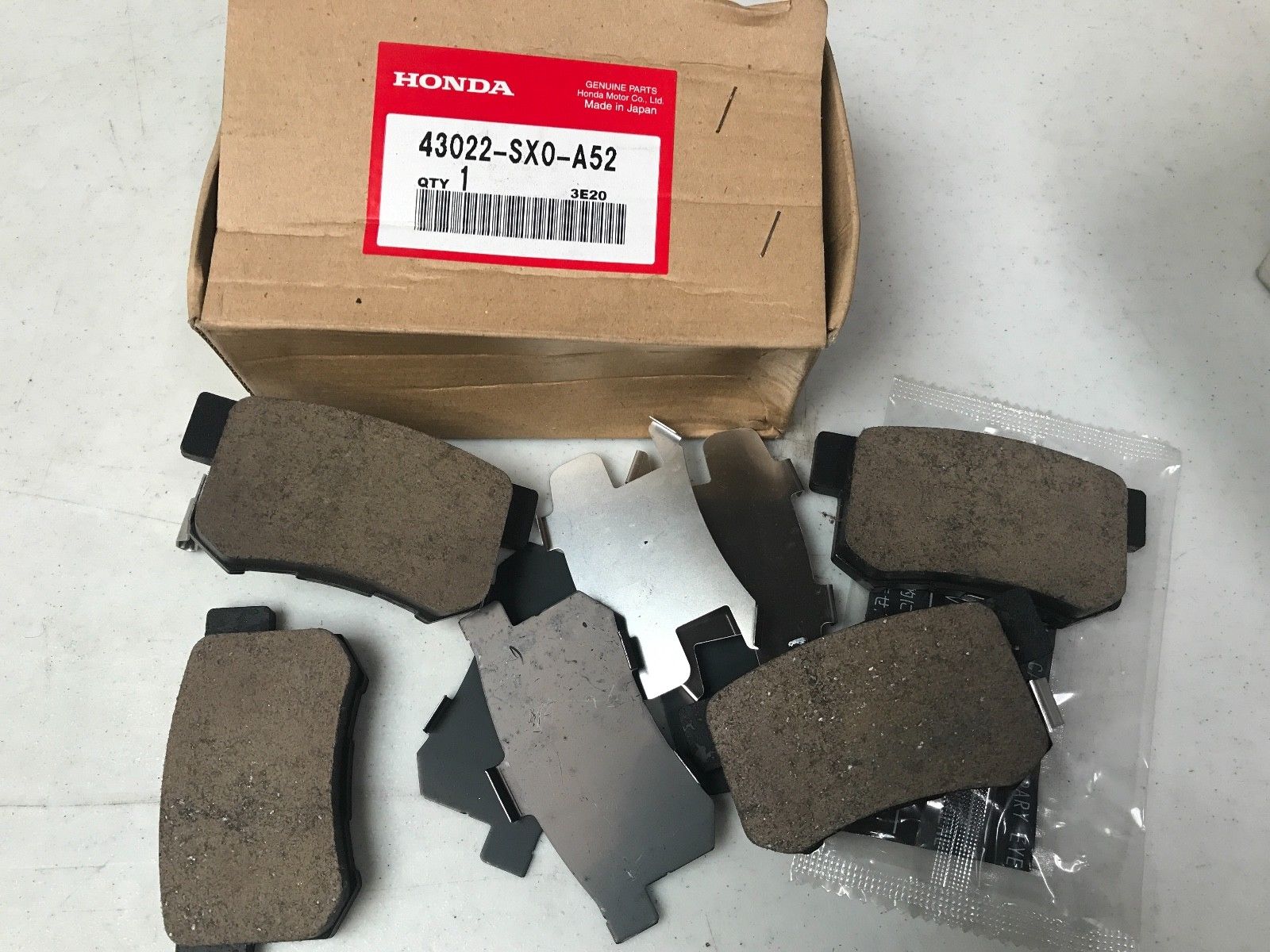 Honda 43022-SX0-A52 Disc brake pad set 43022SX0A52