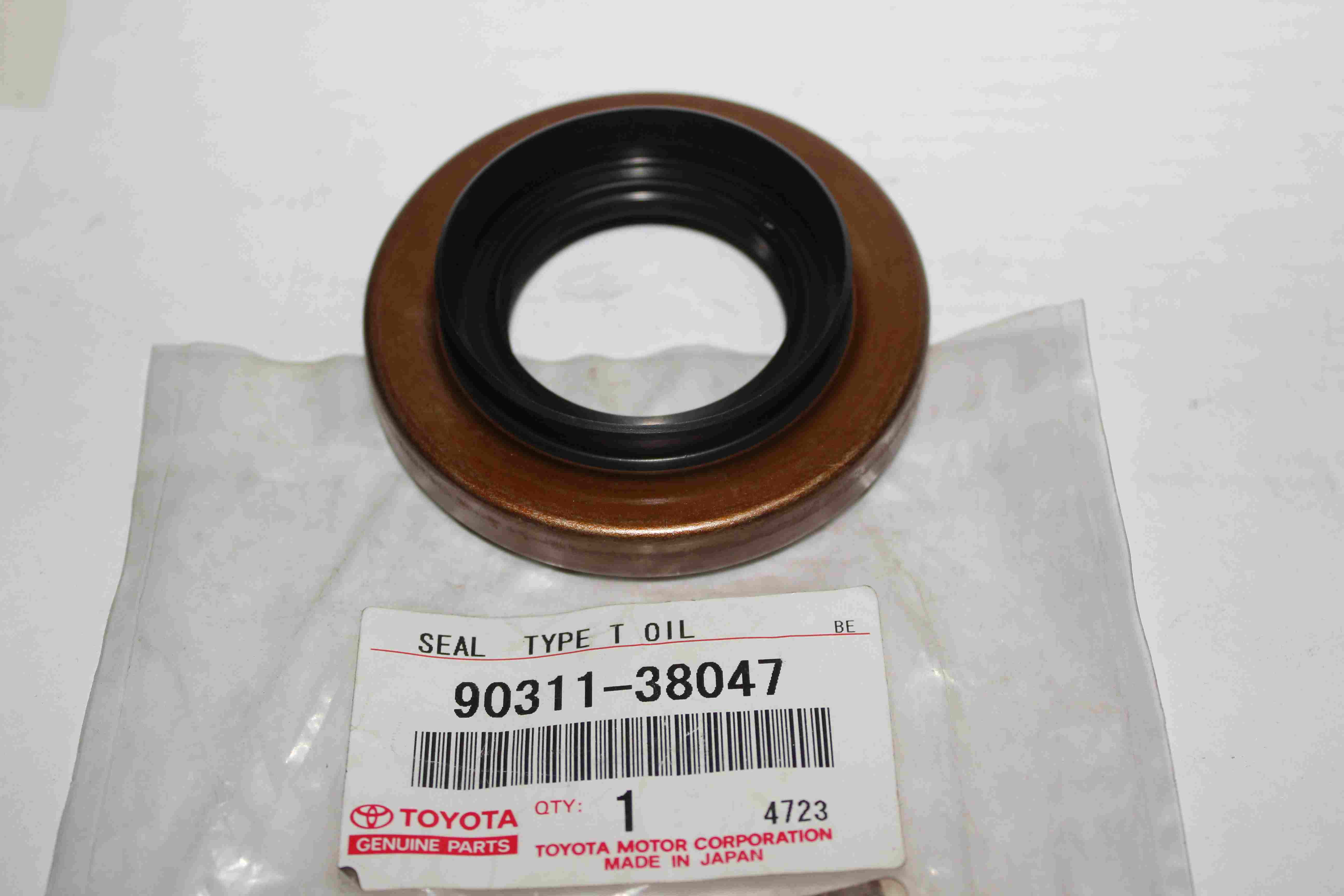 Toyota 90311-38047 Oil seal 9031138047