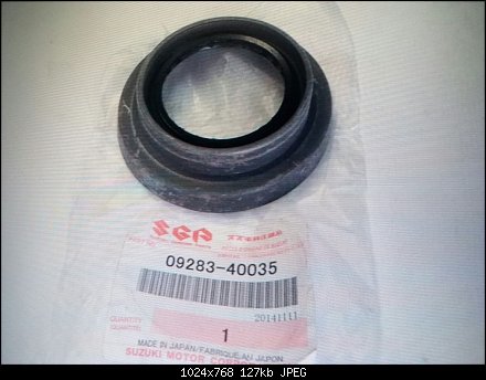 Suzuki 09283-40035 Oil seal 0928340035