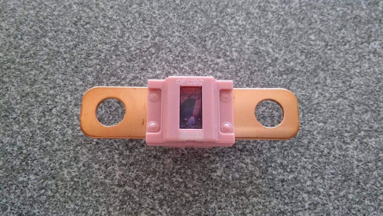 GS1E67099 Mazda Fuse