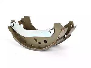 BSG 30-205-018 Brake shoe set 30205018