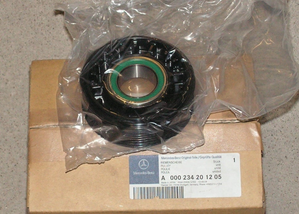 A000234201205 Mercedes Idler Pulley