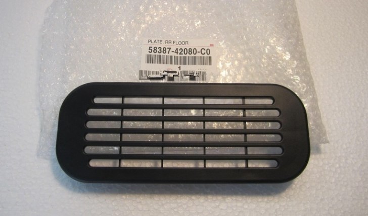 5838742080C0 Toyota Car interior ventilation grill