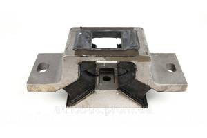 UCEL 10881 Engine mount left 10881