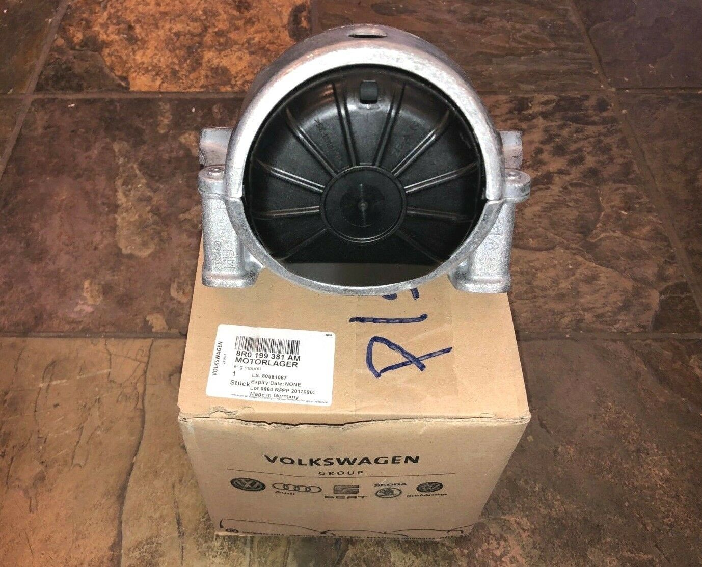 Buy VAG 8R0 199 381 AM at a low price in United Arab Emirates!