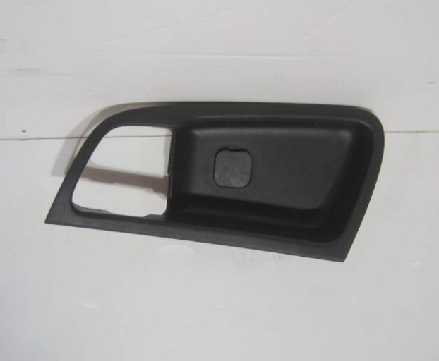 826111R000RY Hyundai/Kia Auto part