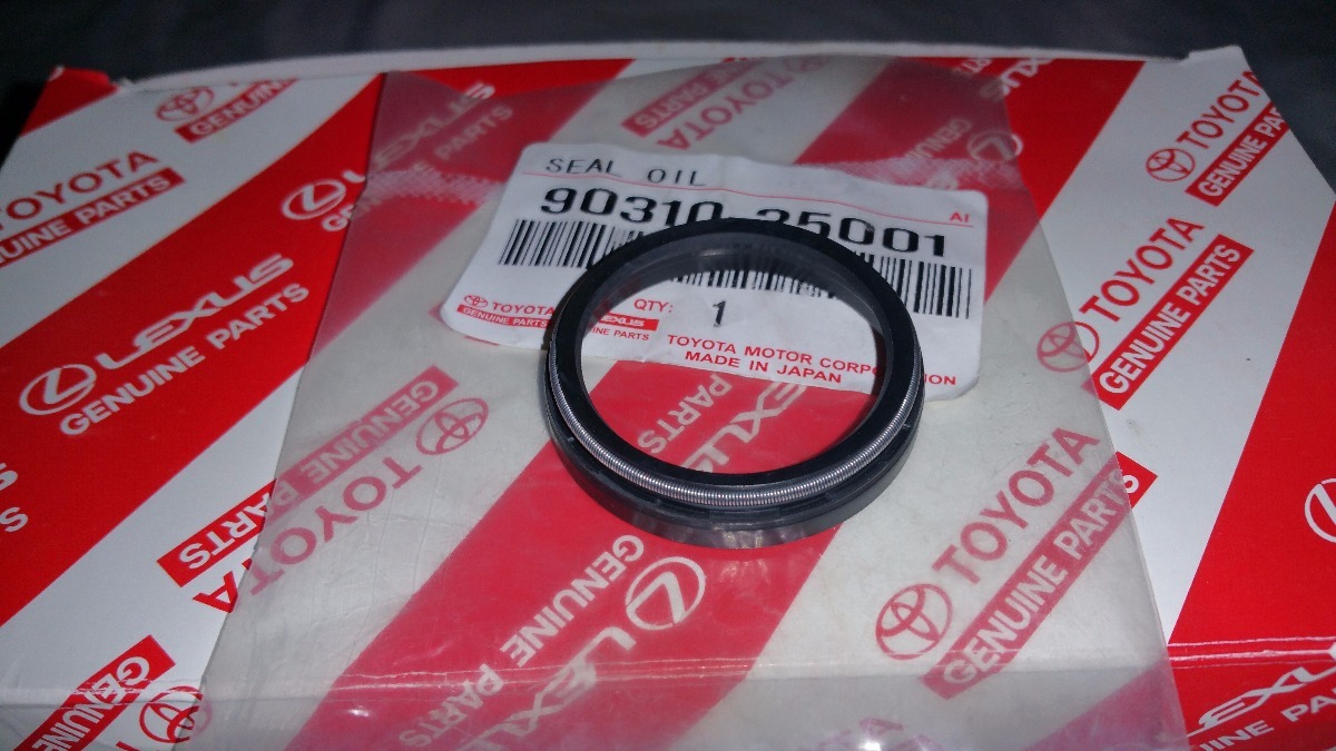 Toyota 90310-35001 Oil seal 9031035001