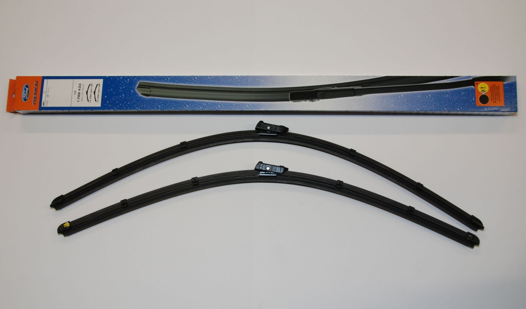 Ford 1 788 433 Set of frameless wiper blades 700/750 1788433