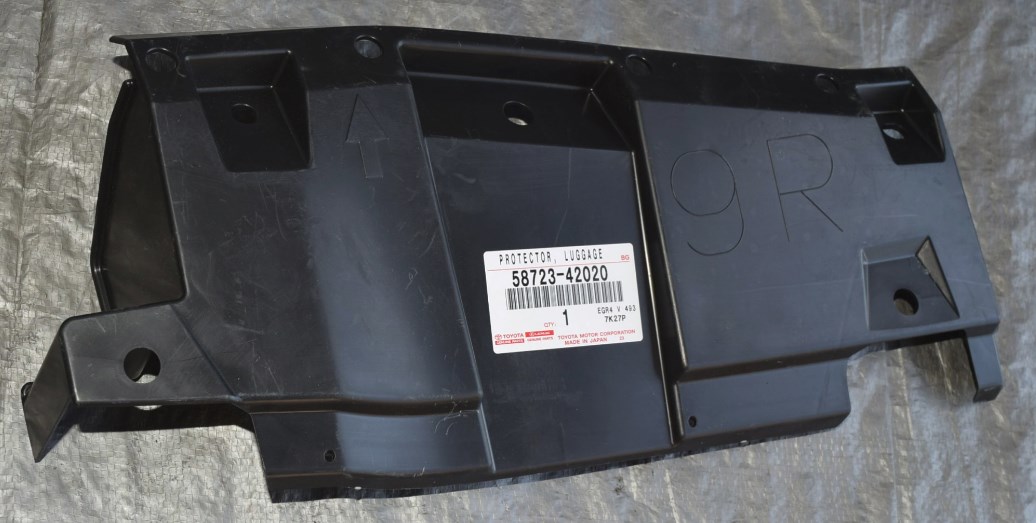 5872442020 Toyota Trim rear bumper