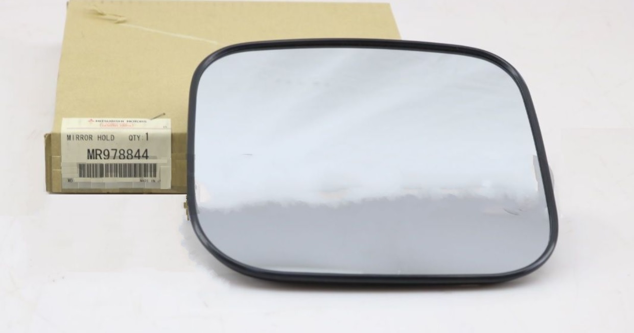 Mitsubishi MR978844 Side mirror insert MR978844