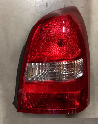 Nissan 26550-AU30A Tail lamp right 26550AU30A