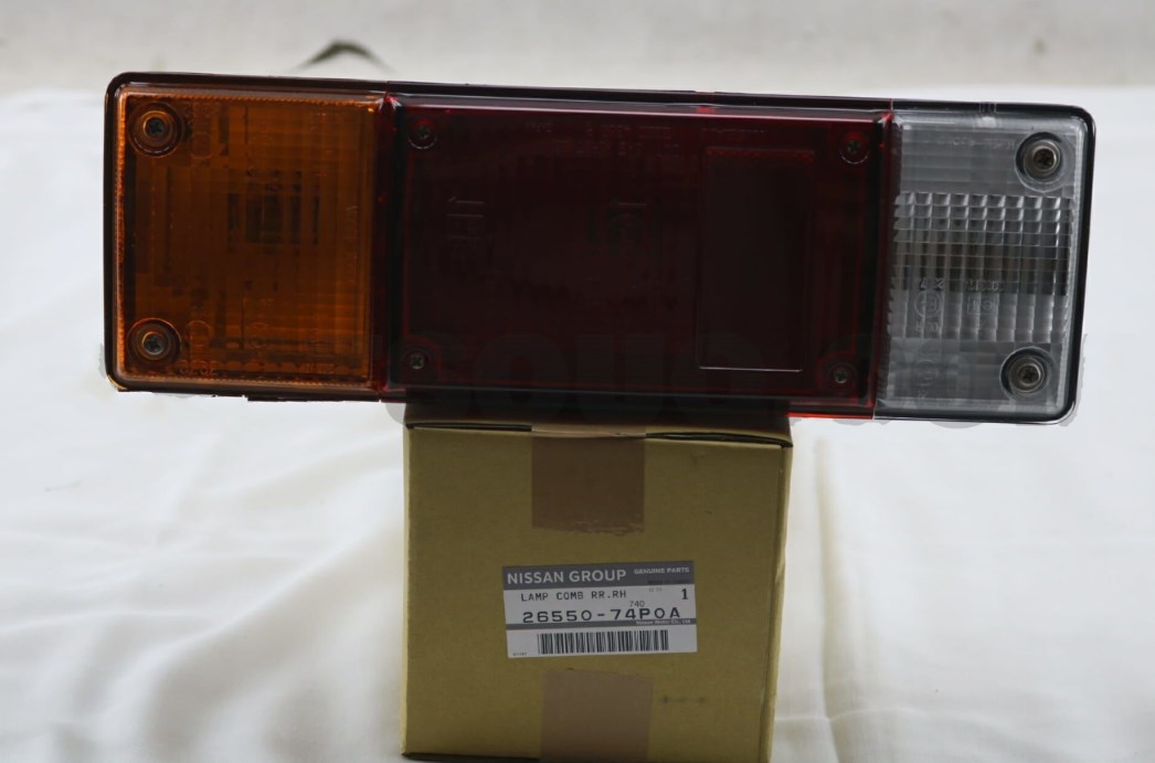 Nissan 26550-74P0A Tail lamp right 2655074P0A