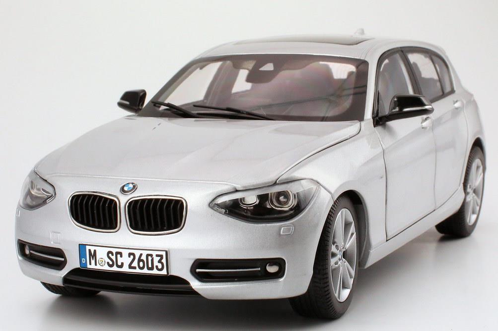 BMW 80 43 2 210 022 Toy Car Model BMW 1-Series 125i (F20) 2011 (1:18) 80432210022