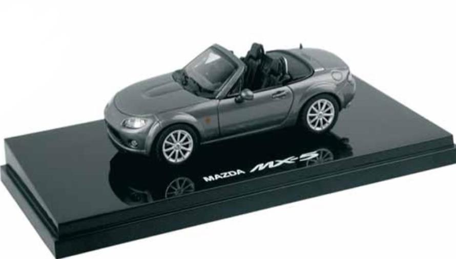 Mazda 7000-ME-0051CG Toy Car Model Mazda Mx-5 2005 (1:43) 7000ME0051CG
