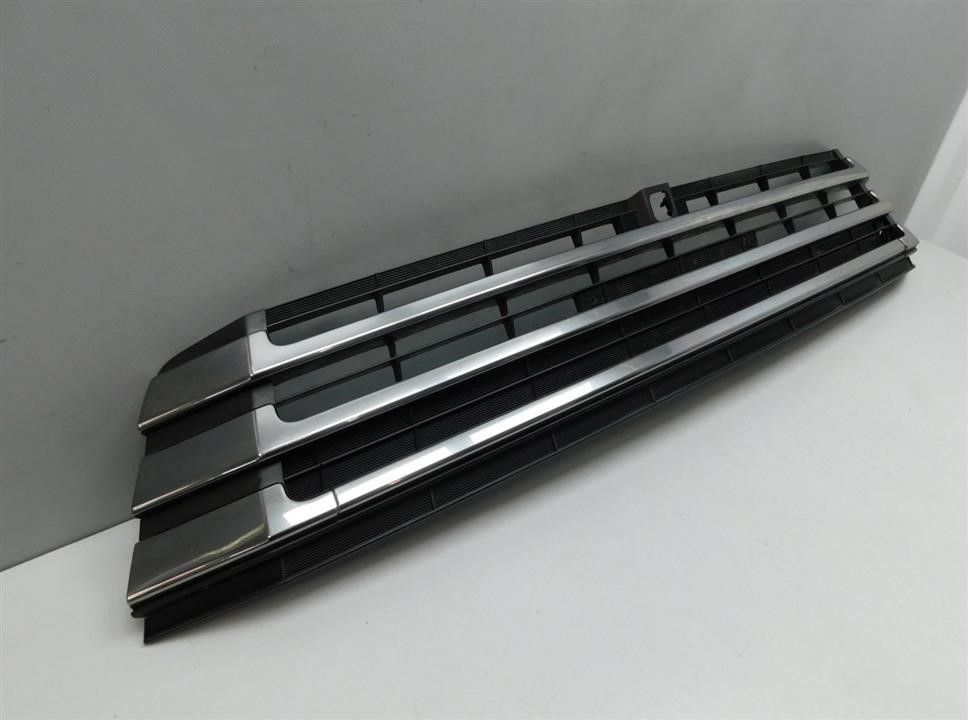 531020E070 Toyota Grille radiator