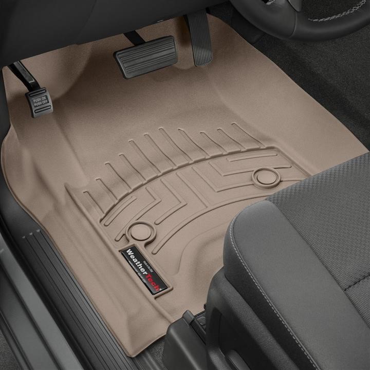 Auto part Weathertech 456071
