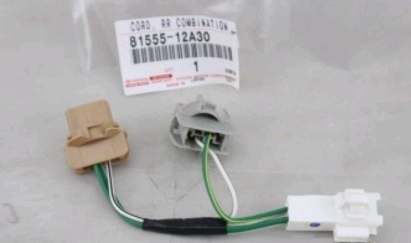 Tail light bulb holder with wiring Toyota 81555-12A30