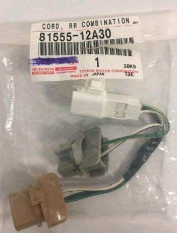 8155512A30 Toyota Tail light bulb holder with wiring