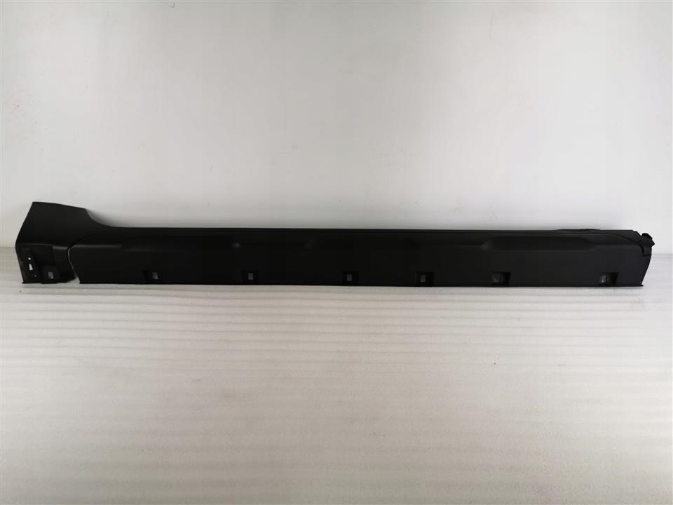 Renault 76 42 604 93R Sill cover right 764260493R