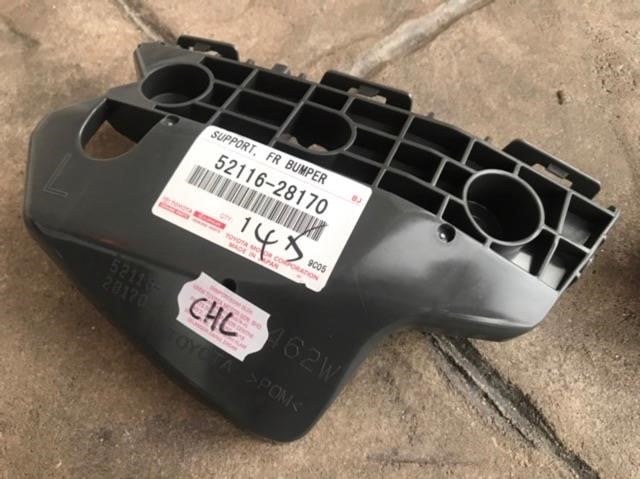 5211628170 Toyota Bracket front bumper