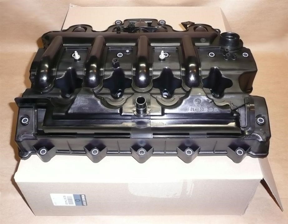Rocker cover Renault 82 00 714 033