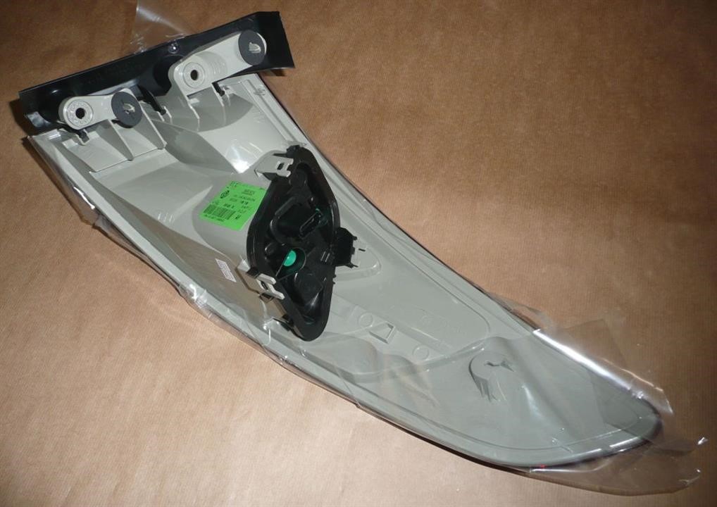 Tail lamp outer left Renault 26 55 528 02R