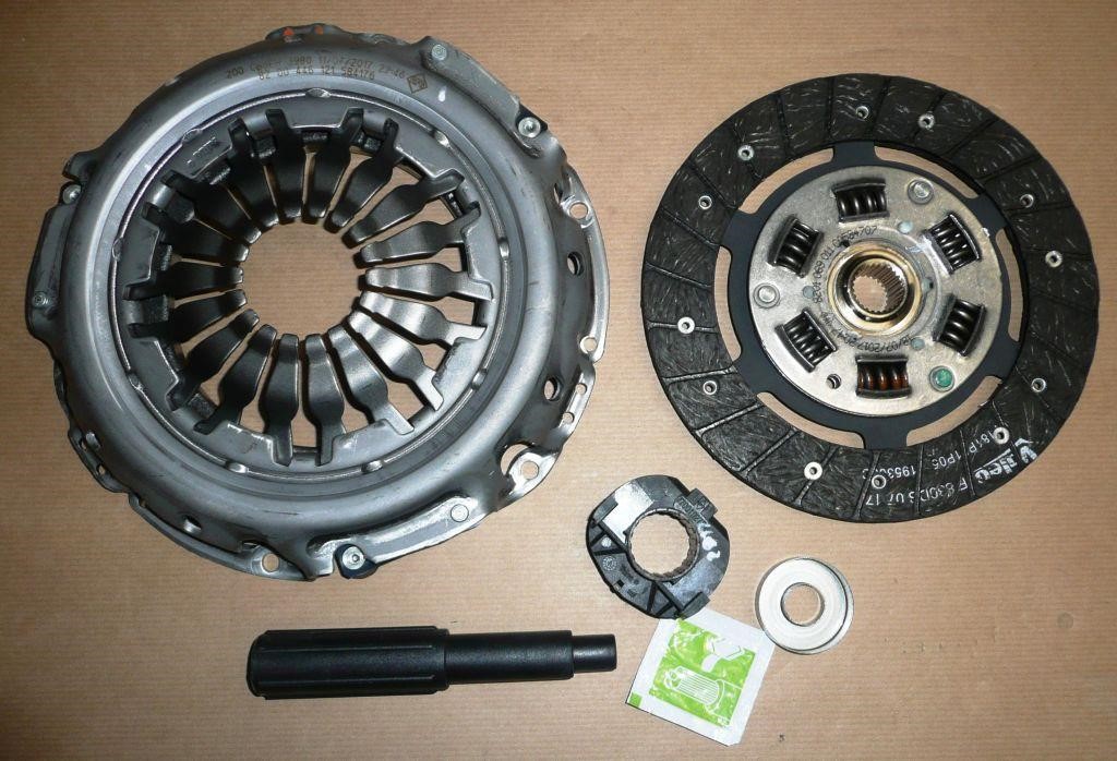Buy Renault 302052307R – good price at EXIST.AE!