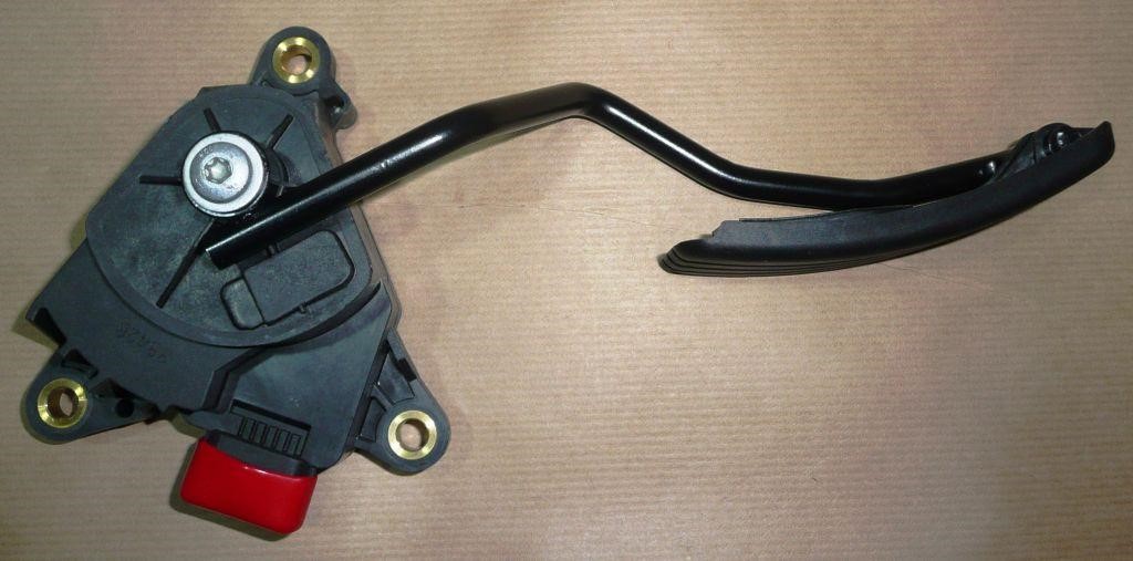 Gas pedal Renault 82 00 436 864
