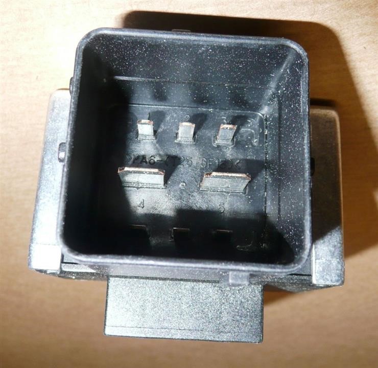 Renault Glow plug relay – price 399 PLN