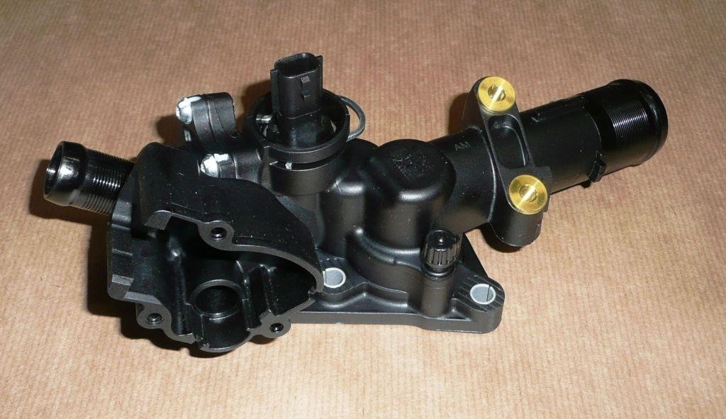 Renault Thermostat housing – price 630 PLN