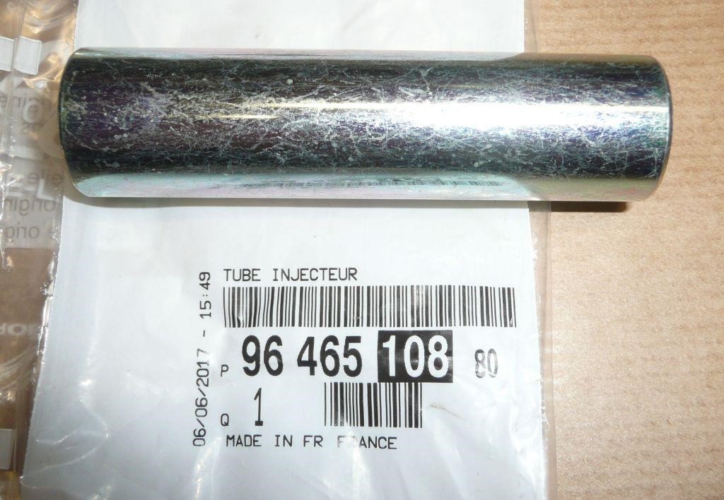 Fuel injector bushing Citroen/Peugeot 96 465 108 80