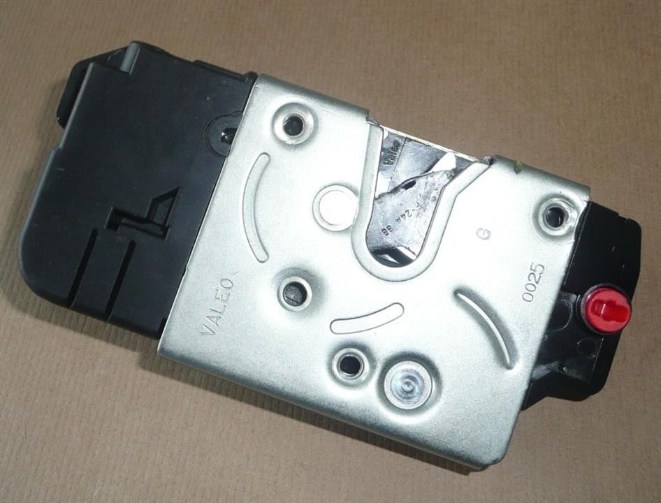Door lock Citroen/Peugeot 9137 72